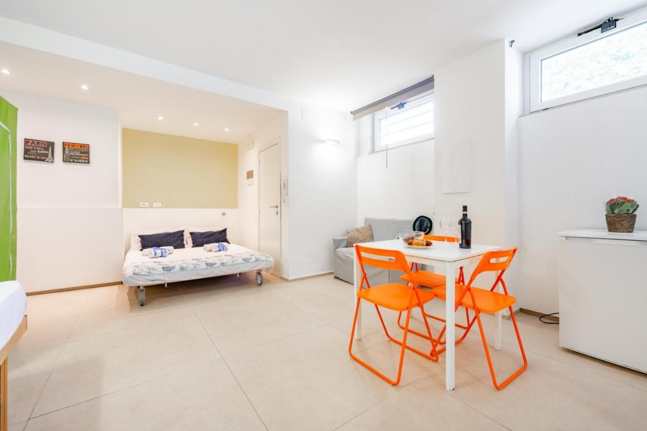 Casalmare Apartments One Step From The Sea Mola di Bari Exterior photo